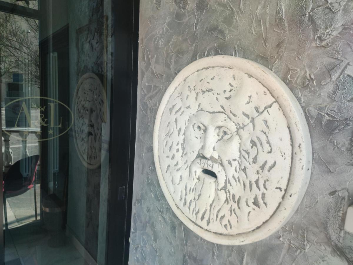 Alex & Lorenz Hotel Торваяника Экстерьер фото