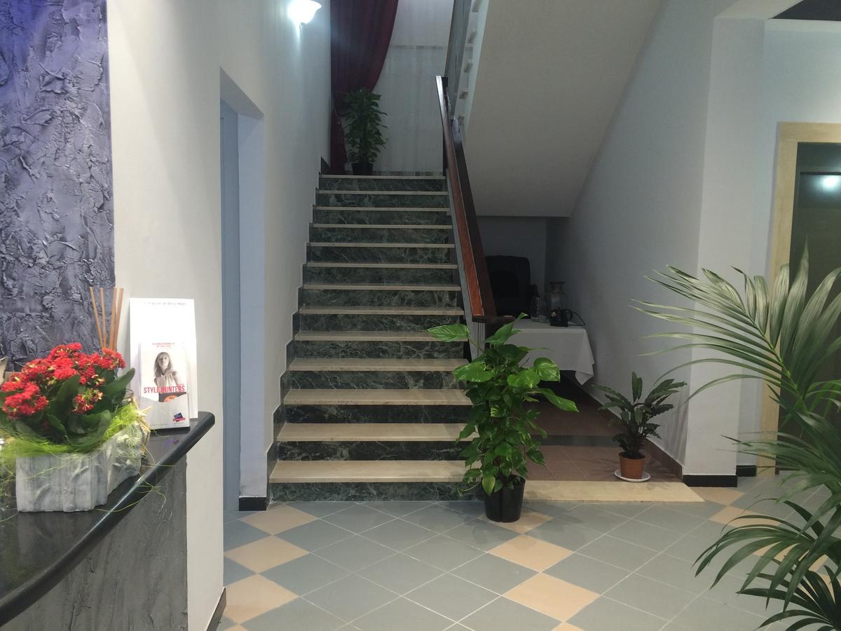 Alex & Lorenz Hotel Торваяника Экстерьер фото