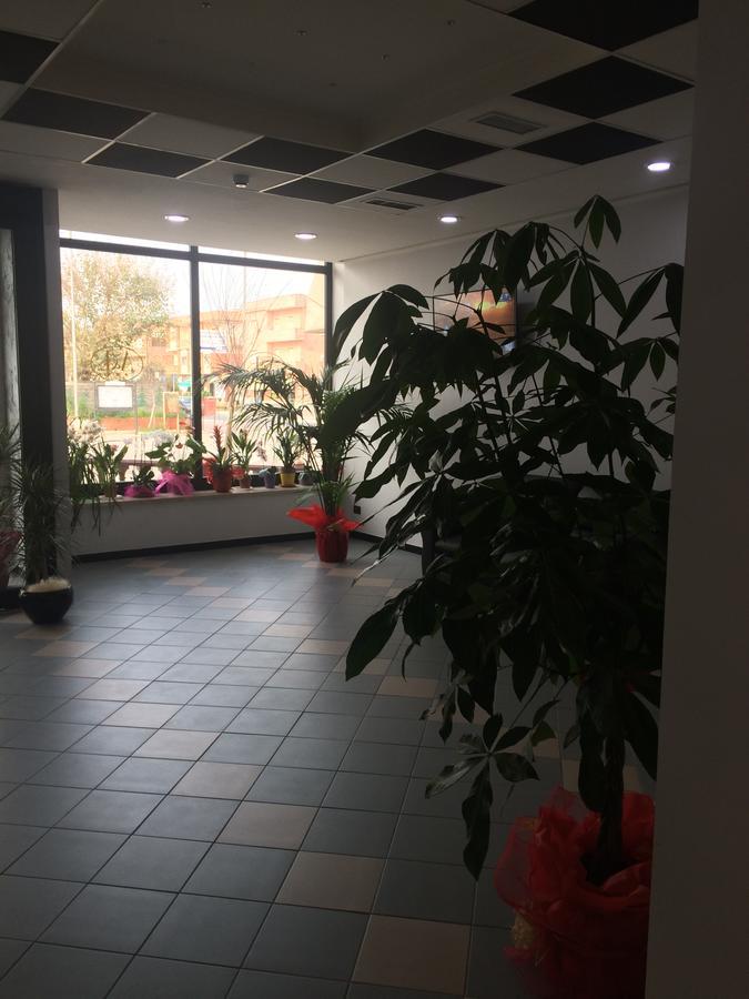 Alex & Lorenz Hotel Торваяника Экстерьер фото